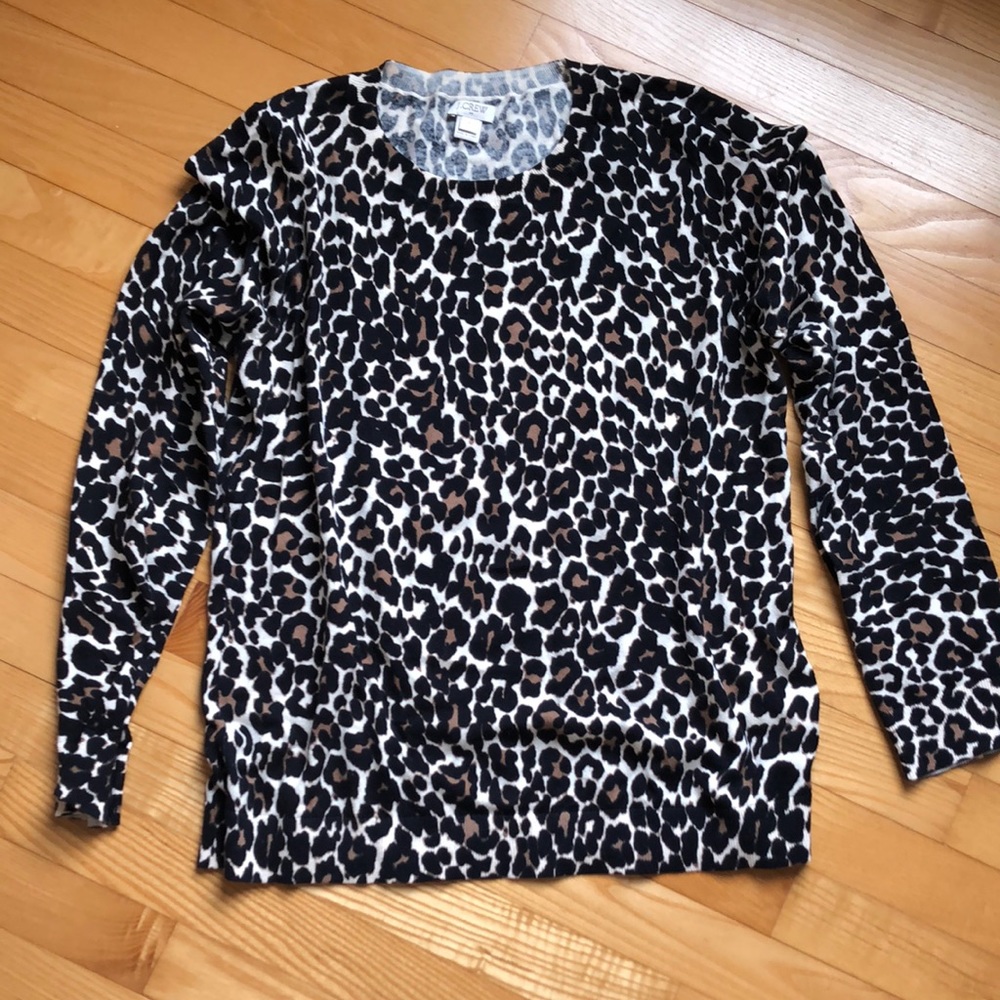 New, without tags. 100% Cotton J Crew, crew neck, pull over sweater. Size Large.